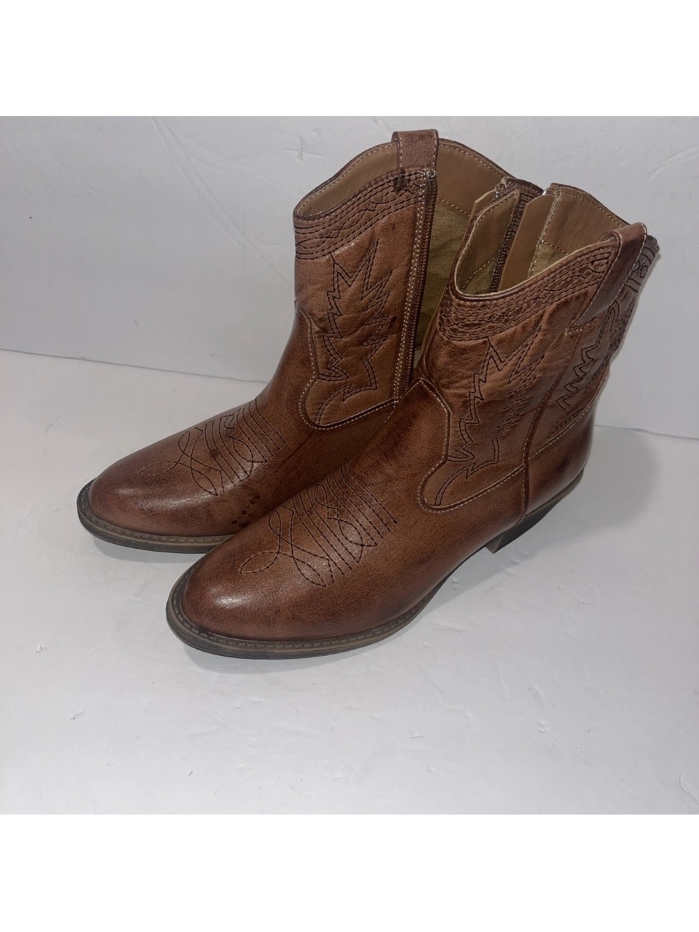 Classic Brown Leather Western Low Cut Boots - Picture 5 of 6